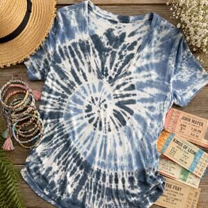American Eagle Soft & Sexy Blue Tie Dye V-Neck Tee Small